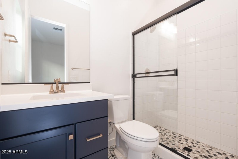 Tri Pointe Waterston Central 467 - Bathr