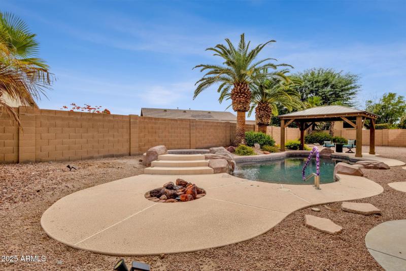 40-web-or-mls-17719-n-67th-ln