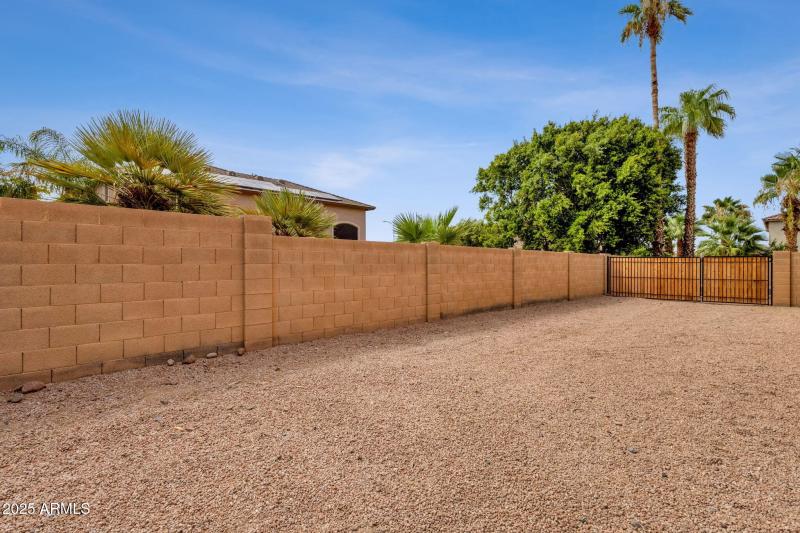 44-web-or-mls-17719-n-67th-ln