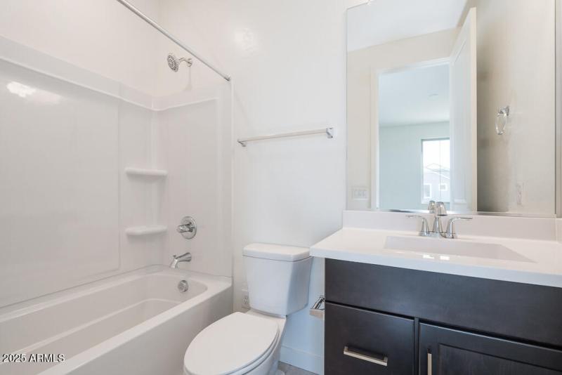 Tri Pointe Waterston Central 468 - Bathr