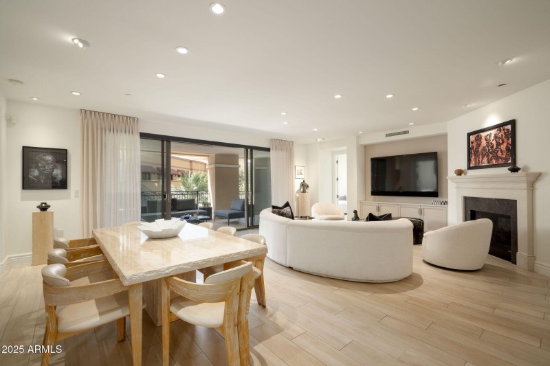 Living Room/Dining Room