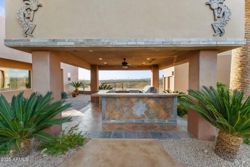 Cabana with Outdoor Kitchen and Bar