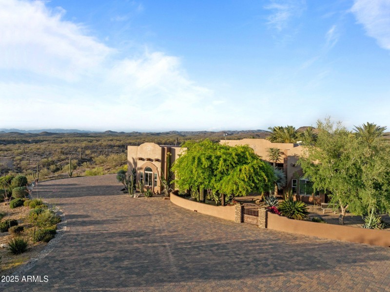 Pavered Entry and Wraparound Driveway