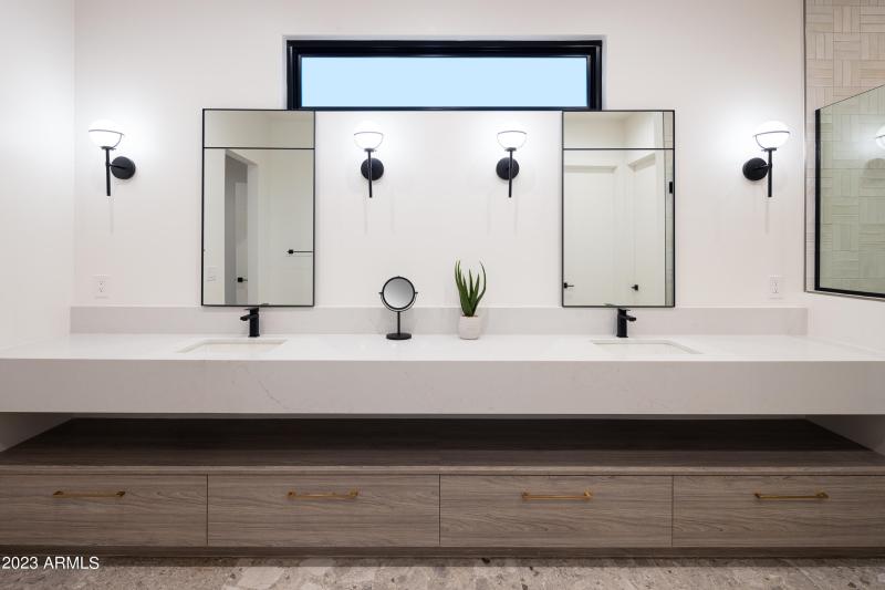 PropertyImageCo_13672N88thPl_WEB-50