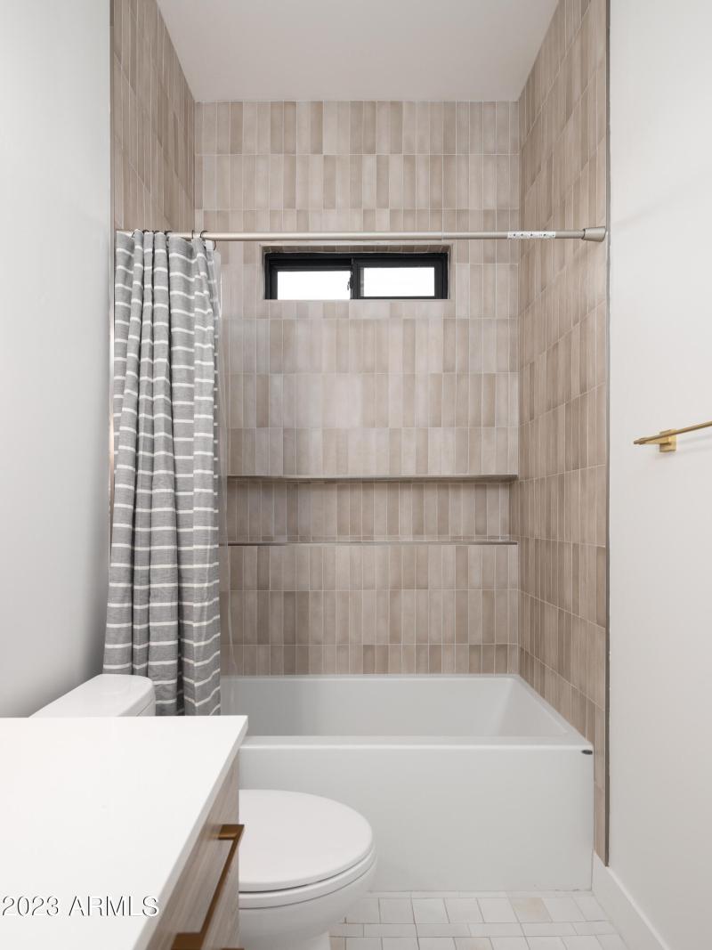 PropertyImageCo_13672N88thPl_WEB-44