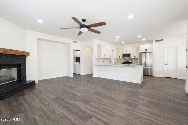 10-web-or-mls-QVB09231