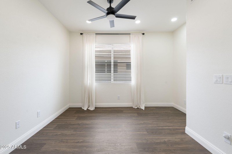 22-web-or-mls-QVB09270