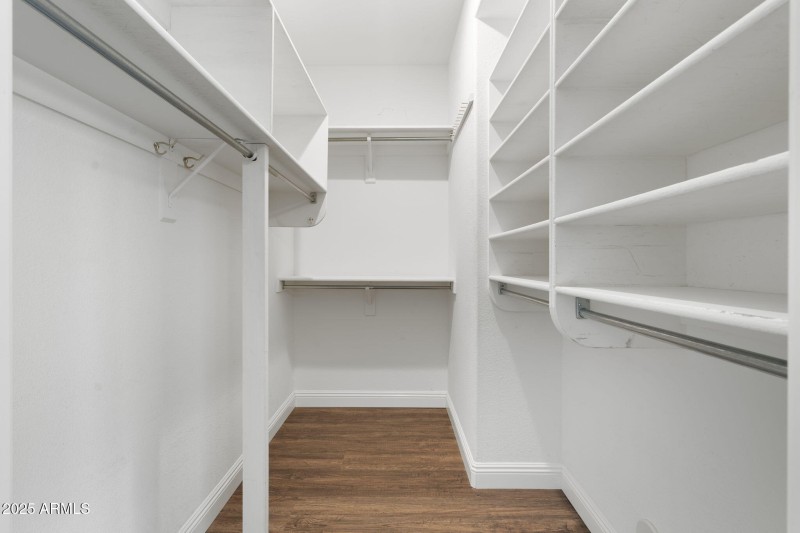 31-web-or-mls-QVB09306