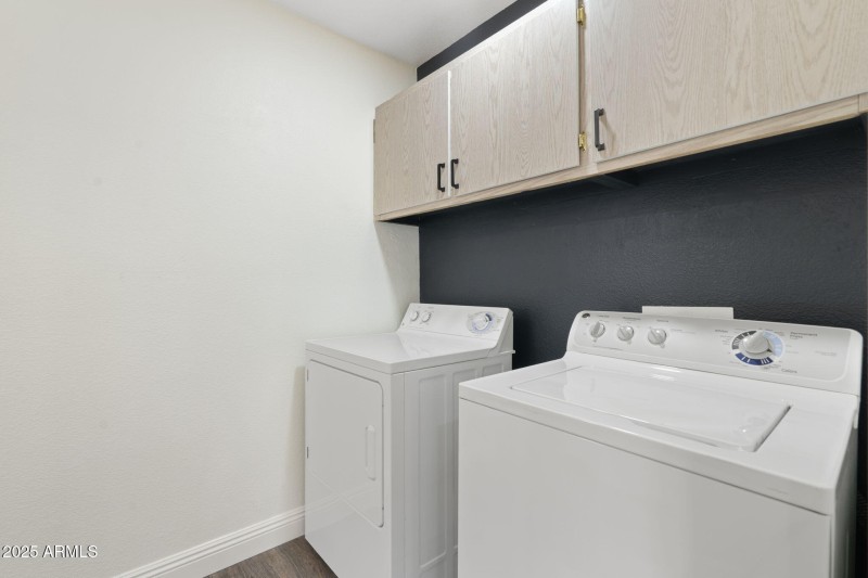 34-web-or-mls-QVB09315