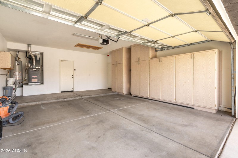 36-web-or-mls-QVB09325-HDR