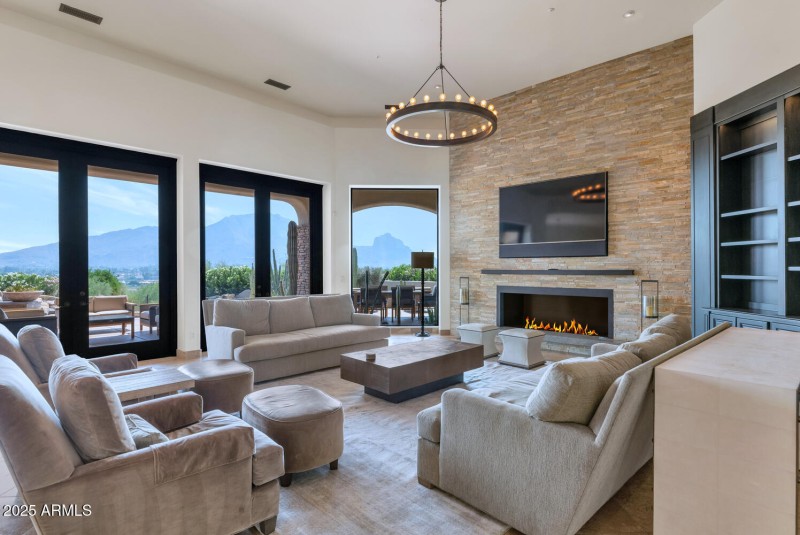 Close in living room