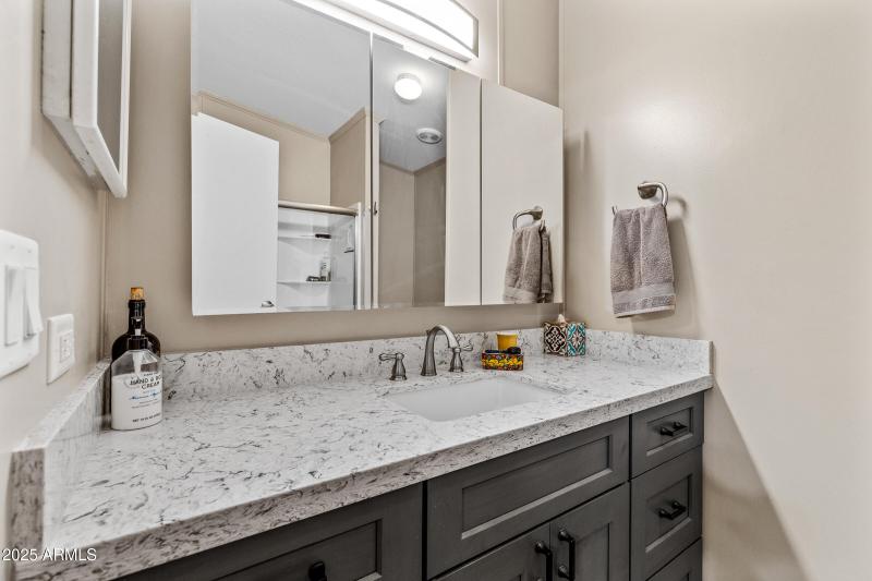 5276 N Thornton Pl-16