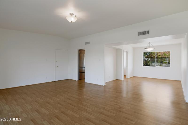 Flow into Bonus Room & Kitchen