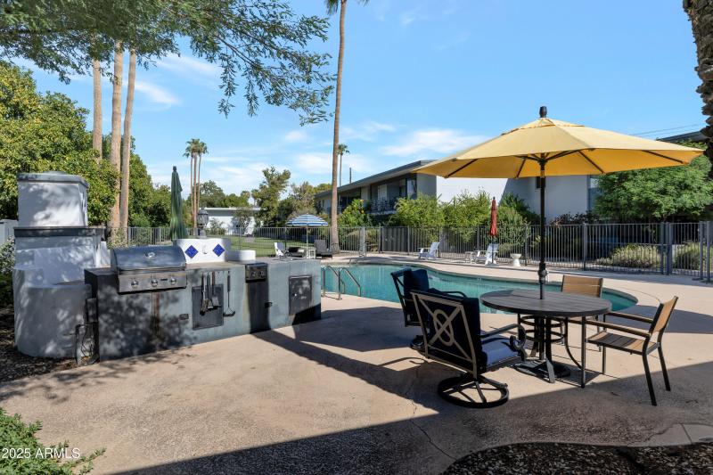 Poolside BBQ & Dining