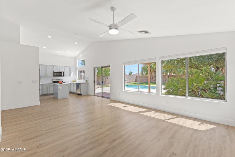 53 E Horseshoe Ave-7