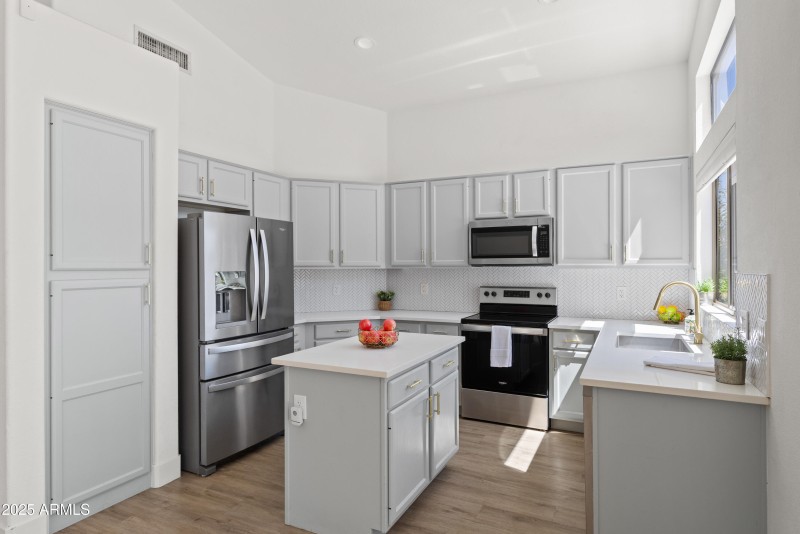 53 E Horseshoe Ave-9