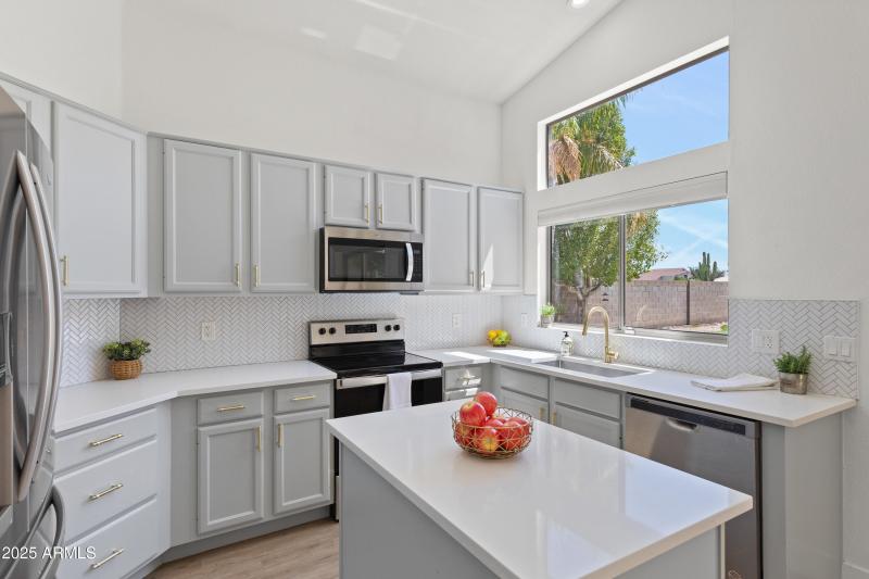 53 E Horseshoe Ave-11