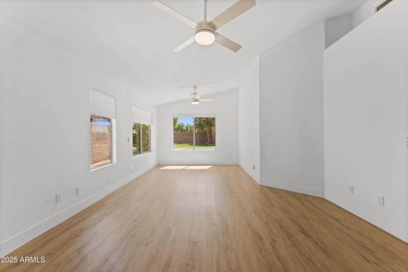 53 E Horseshoe Ave-13