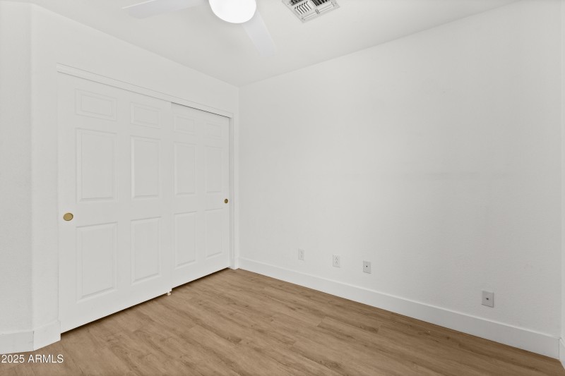 53 E Horseshoe Ave-22