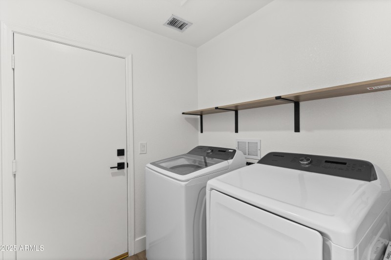 53 E Horseshoe Ave-24