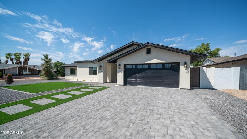 8302 E. Lincoln Dr-2