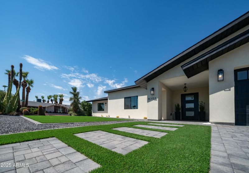 8302 E. Lincoln Dr-5