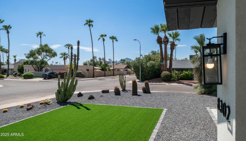 8302 E. Lincoln Dr-7