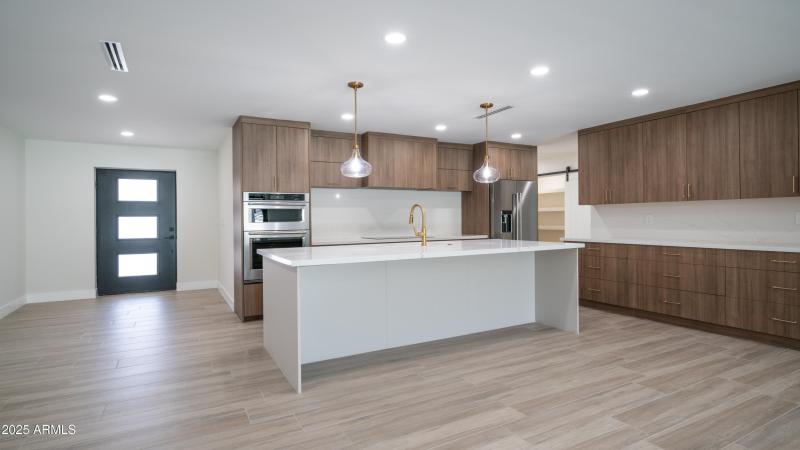 8302 E. Lincoln Dr-8