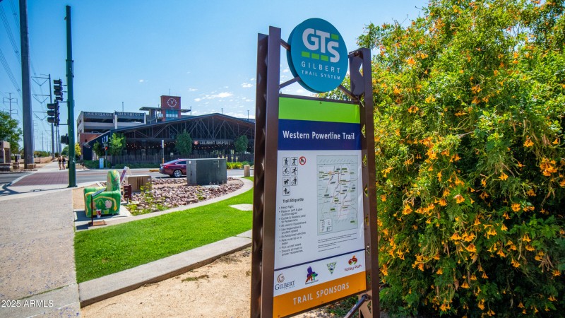 53 E Horseshoe Ave-32