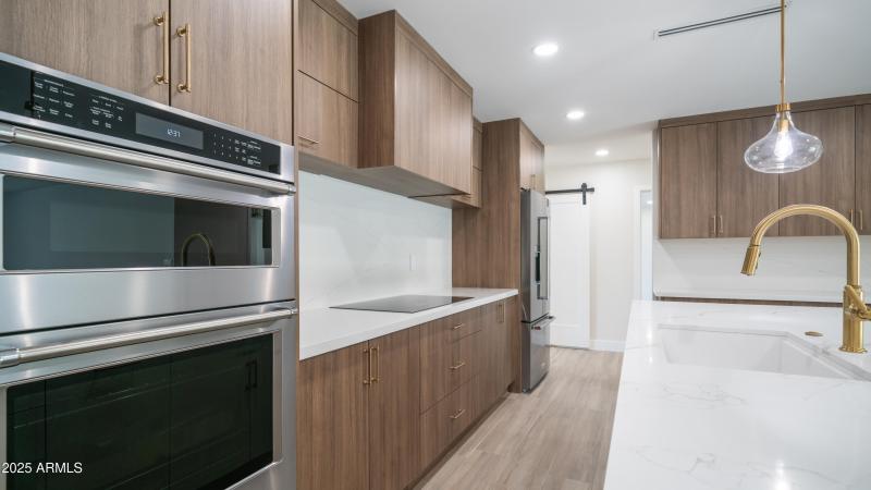 8302 E. Lincoln Dr-11