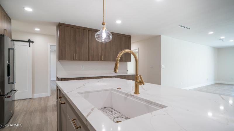 8302 E. Lincoln Dr-13