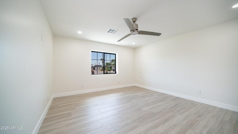 8302 E. Lincoln Dr-22