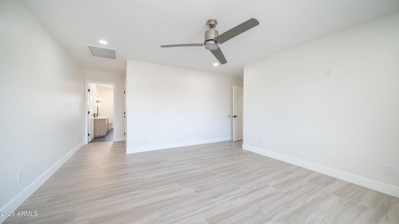 8302 E. Lincoln Dr-23