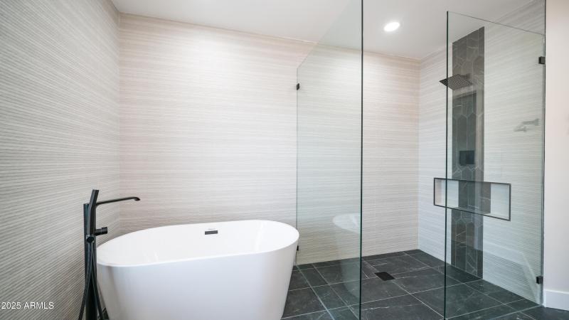 8302 E. Lincoln Dr-25