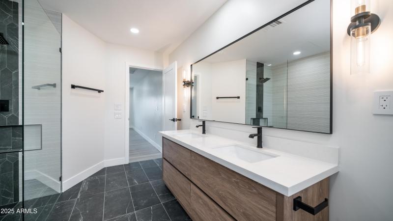 8302 E. Lincoln Dr-26