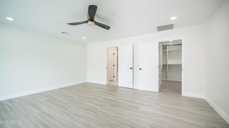 8302 E. Lincoln Dr-32