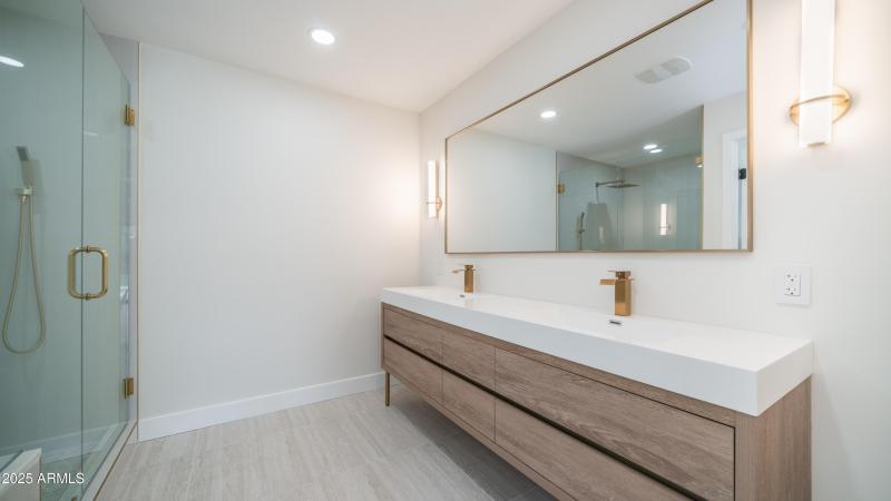 8302 E. Lincoln Dr-35