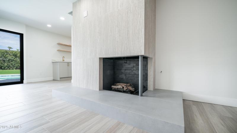 8302 E. Lincoln Dr-40