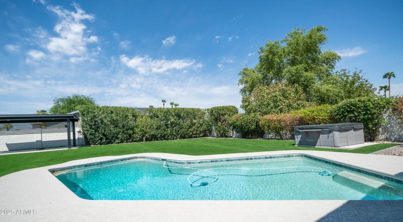 8302 E. Lincoln Dr-48