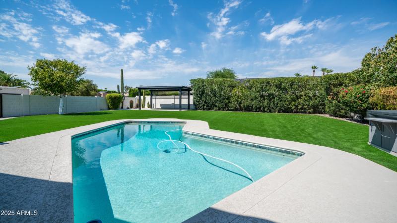 8302 E. Lincoln Dr-50