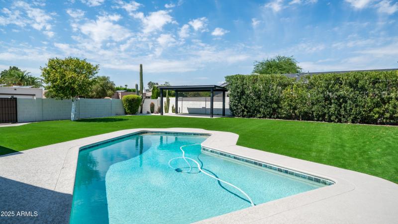 8302 E. Lincoln Dr-52