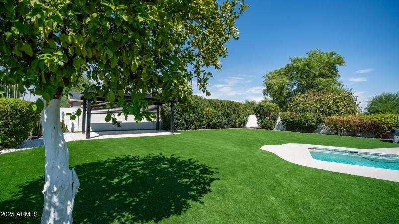 8302 E. Lincoln Dr-55