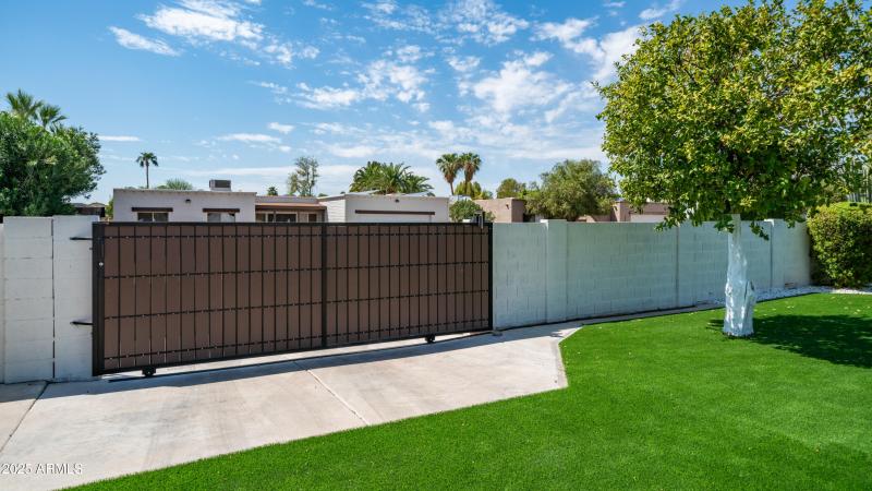 8302 E. Lincoln Dr-62