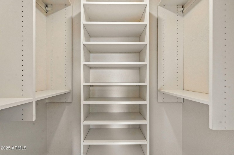 Primary Bedroom Walkin Closet