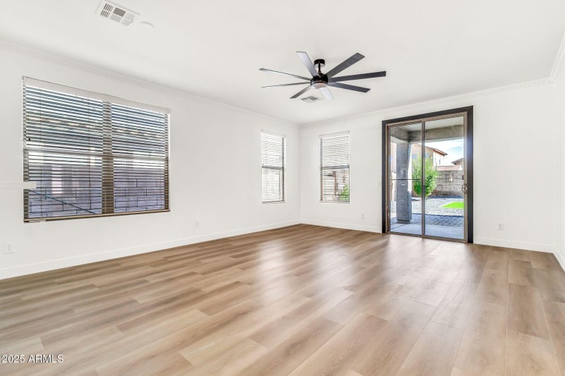 2237 W Agrarian Hills Dr-9