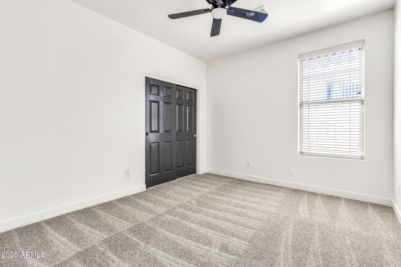 2237 W Agrarian Hills Dr-33