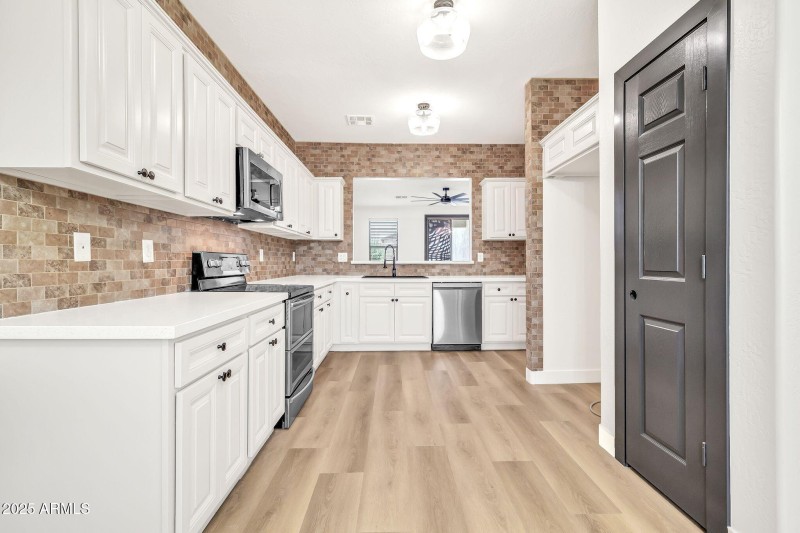 2237 W Agragian Hills-16