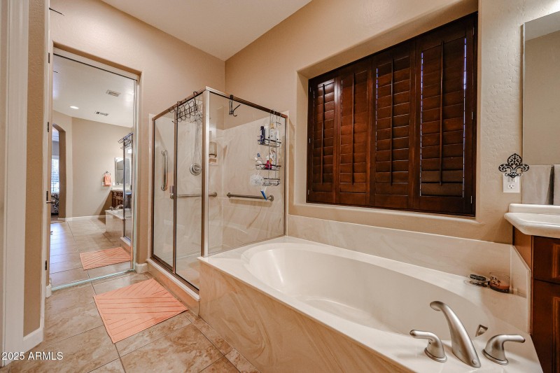 Separate Tub and Shower