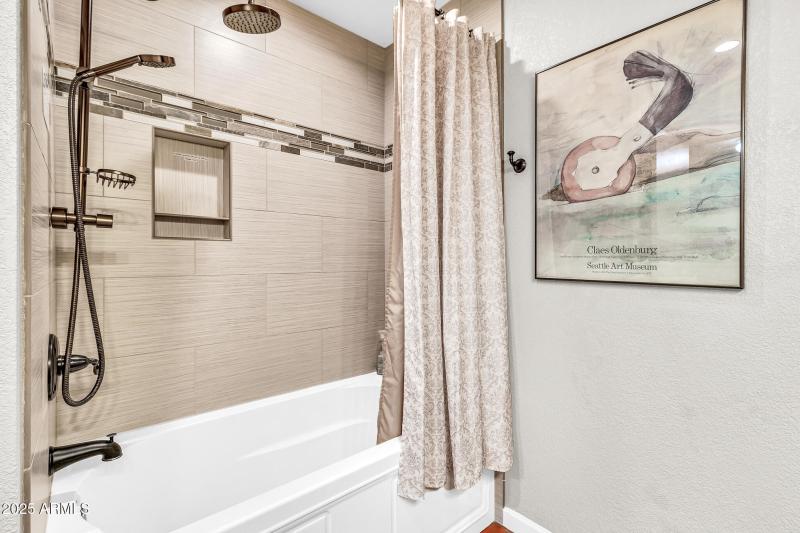 1124 E Driftwood Dr-24_(2048)