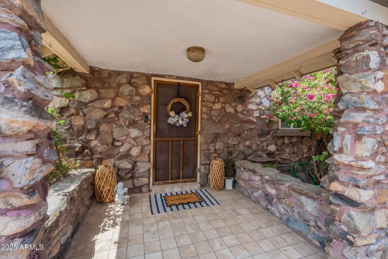 5-web-or-mls-Holly-5